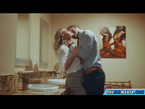 ❤️ Quan una rossa tetona et sedueix en un lavabo públic ️ Súper porno a nosaltres ca.sexygirlspics-com.ru ❌️